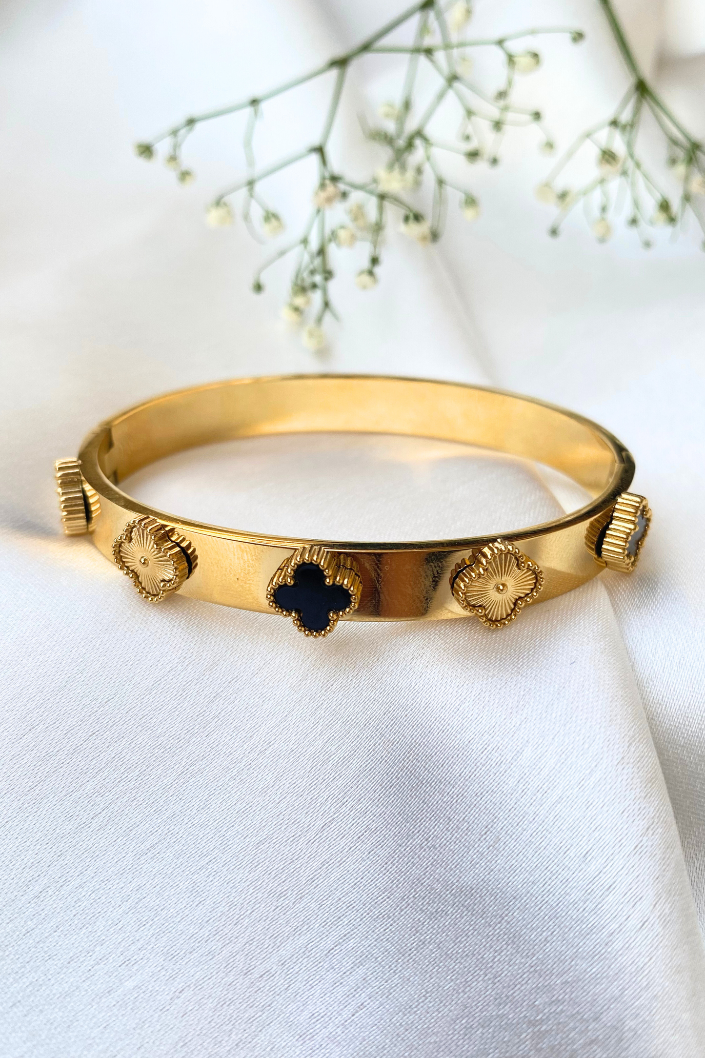 Van Cleef-Inspired Bracelet in Black Jewellery