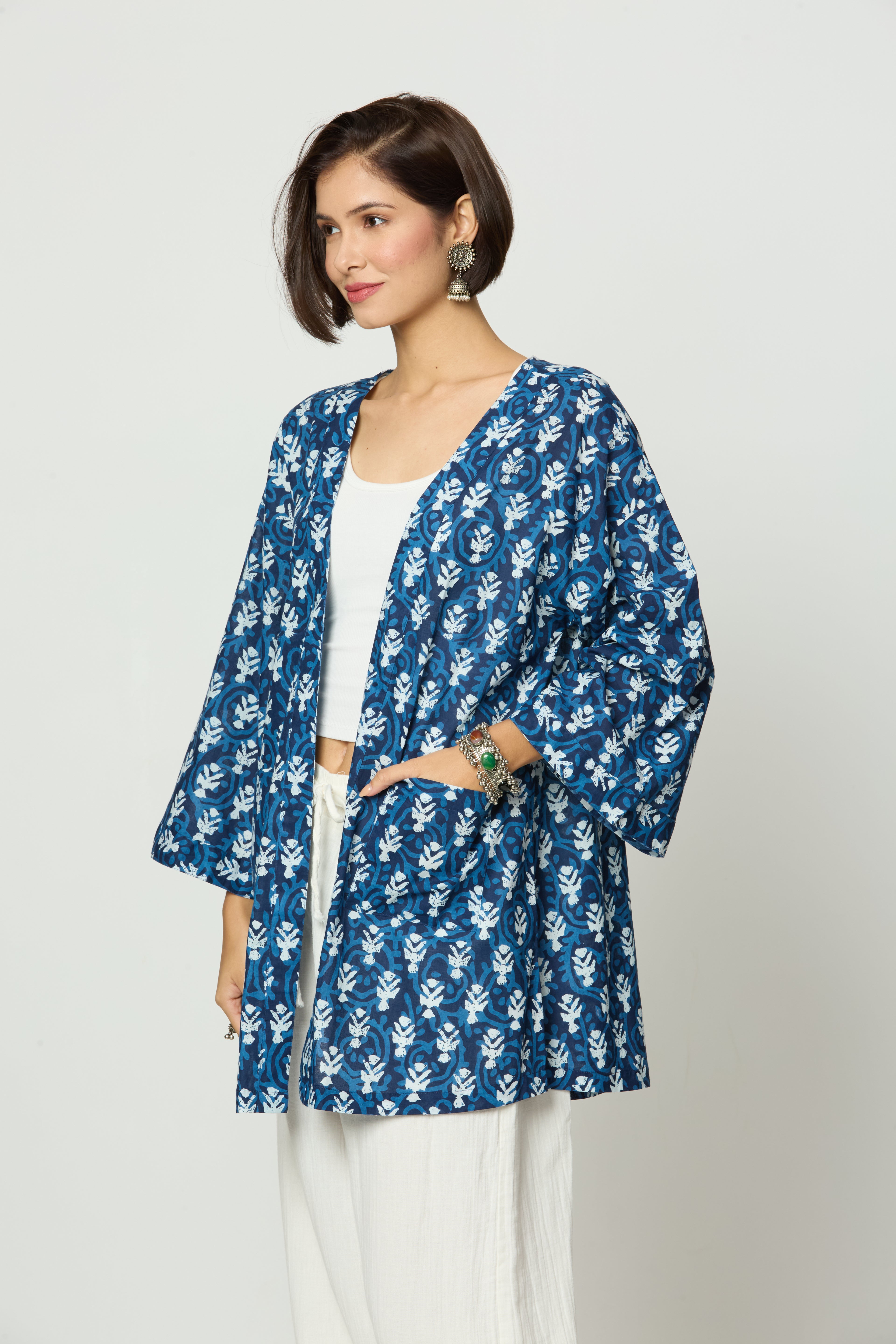 Indigo Hand-Printed Geometric Cotton Freesize Unisex Shrug