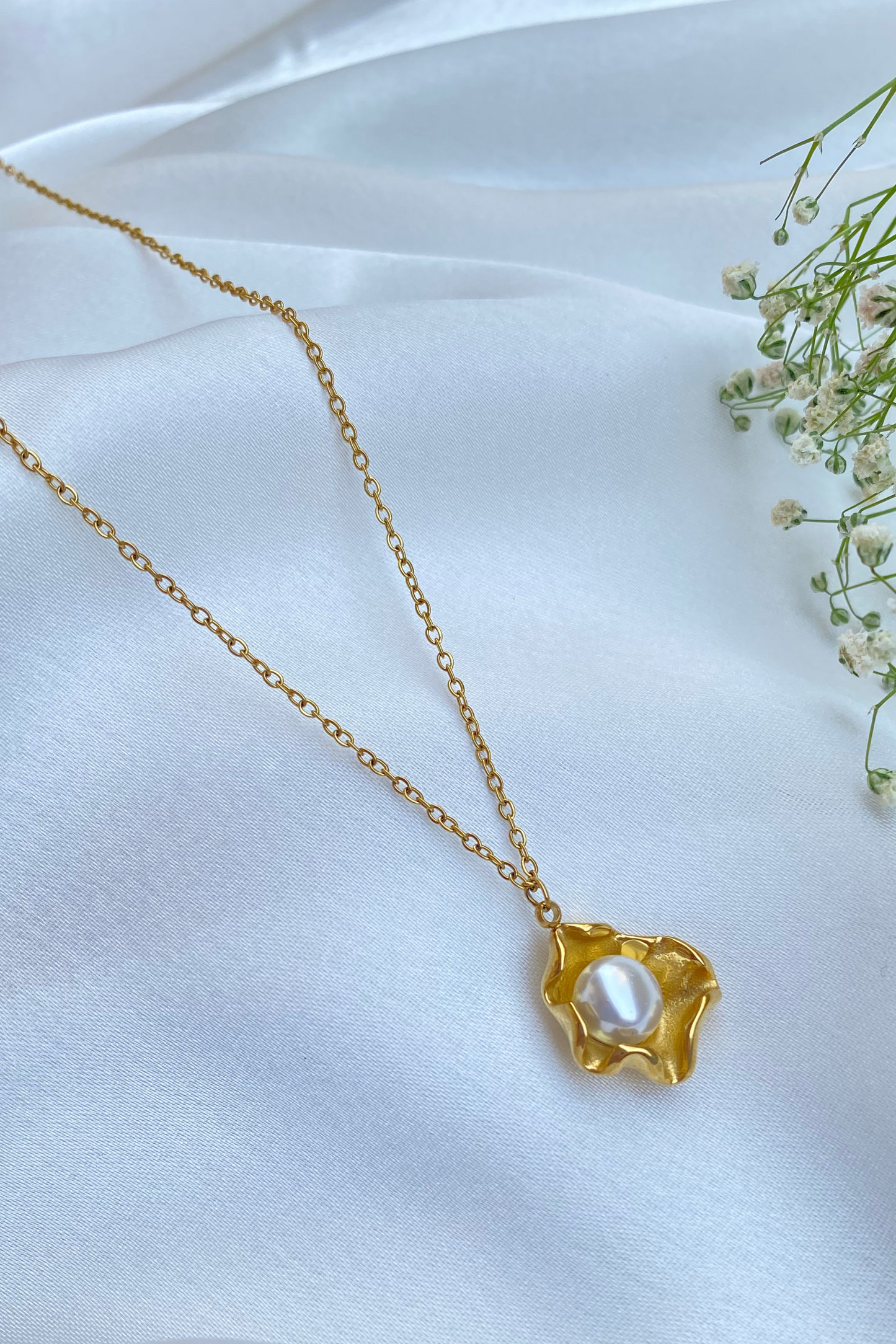 Timeless Pearl Necklace. Jewellery