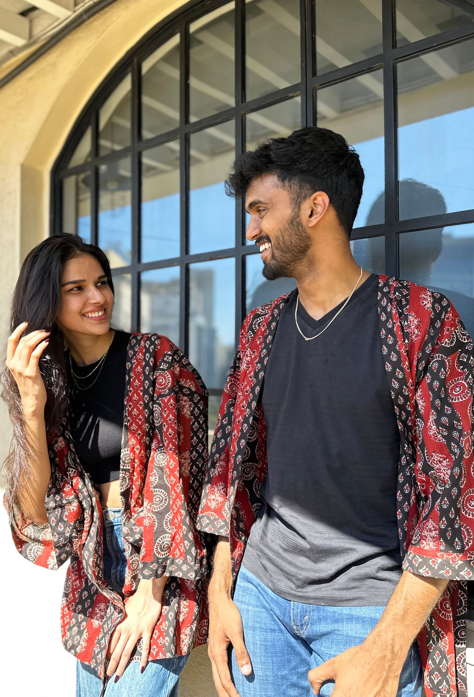 Free-size Unisex Patchword Ajrak Print Black and Red Shrug