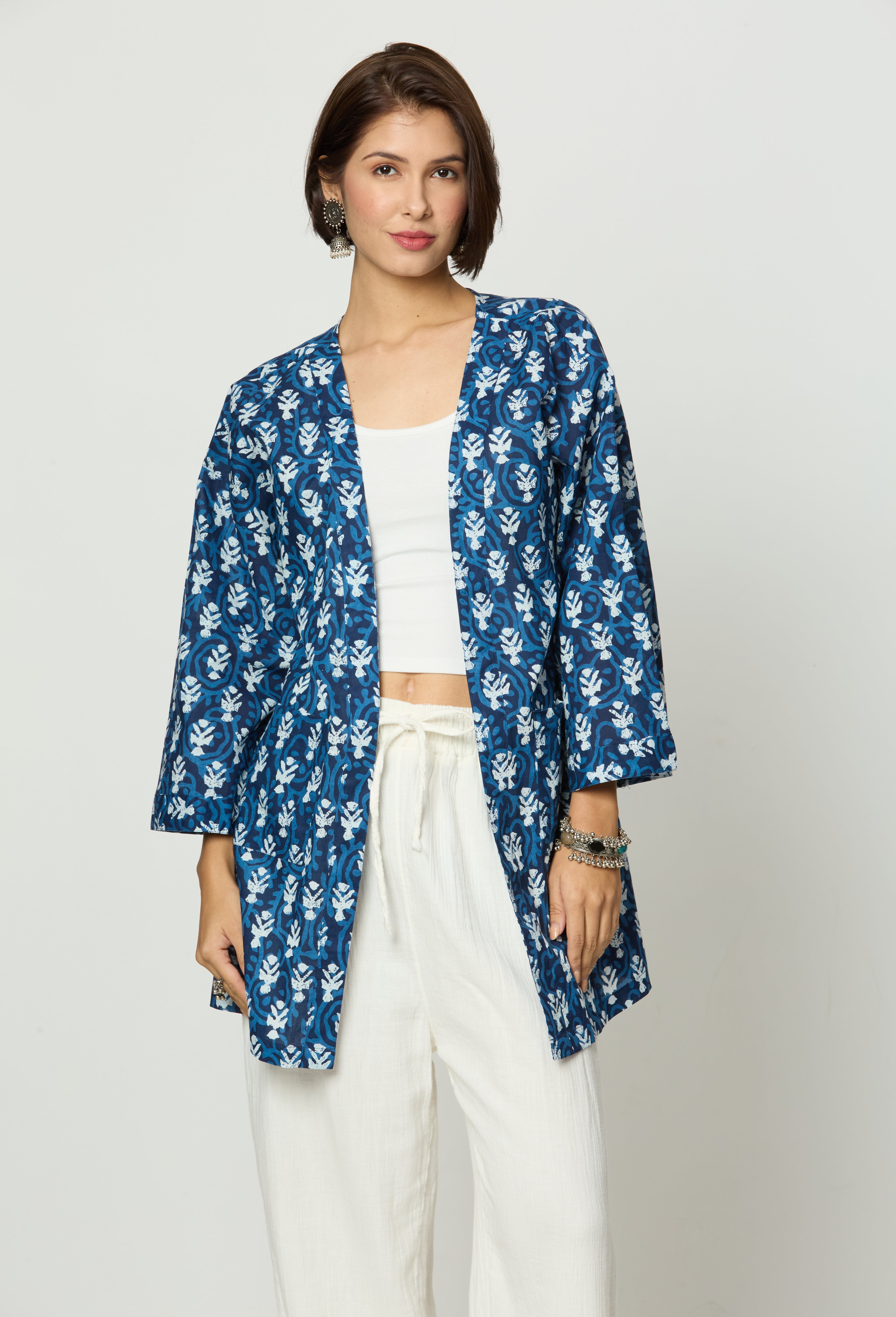 Indigo Hand-Printed Geometric Cotton Freesize Unisex Shrug