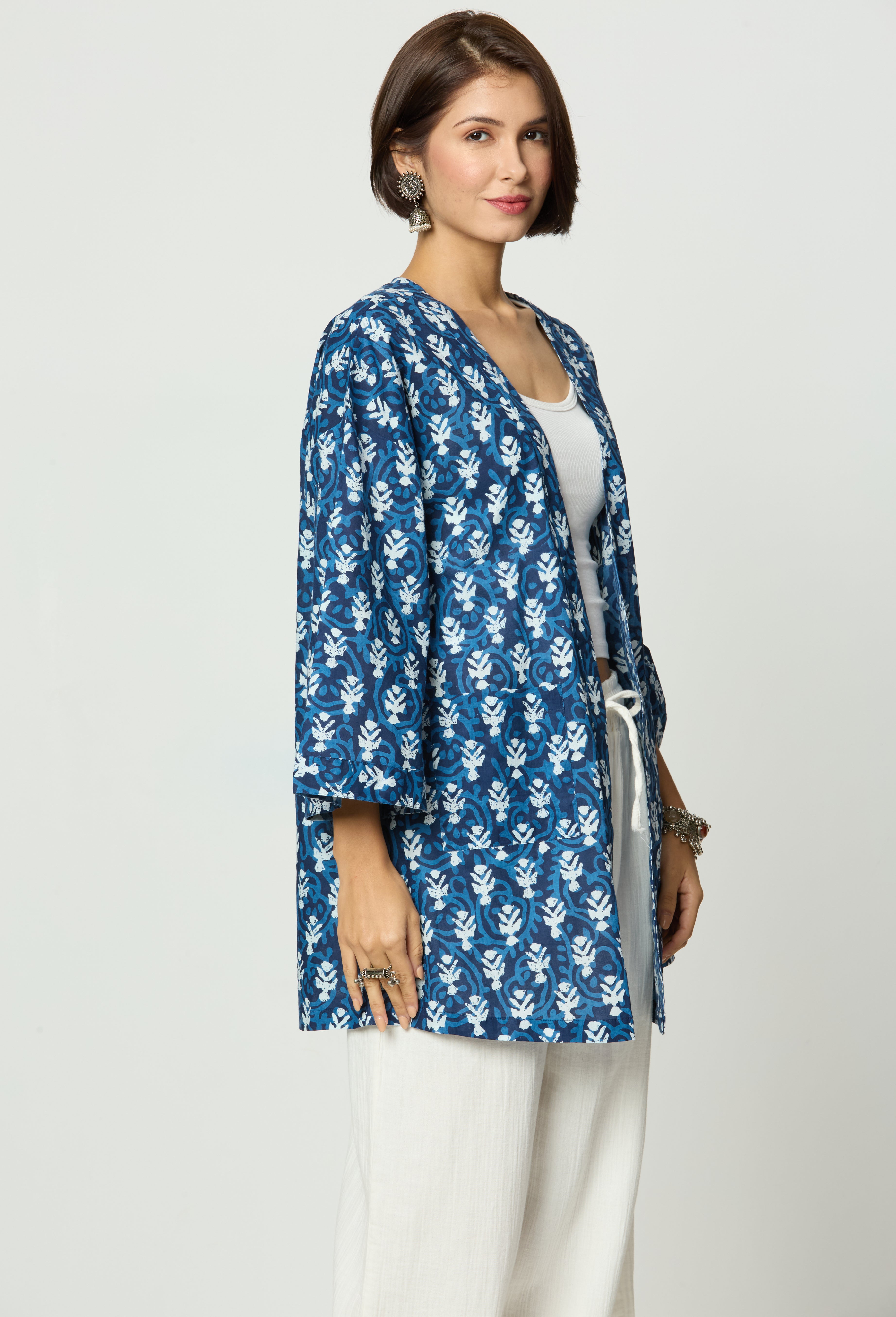 Indigo Hand-Printed Geometric Cotton Freesize Unisex Shrug