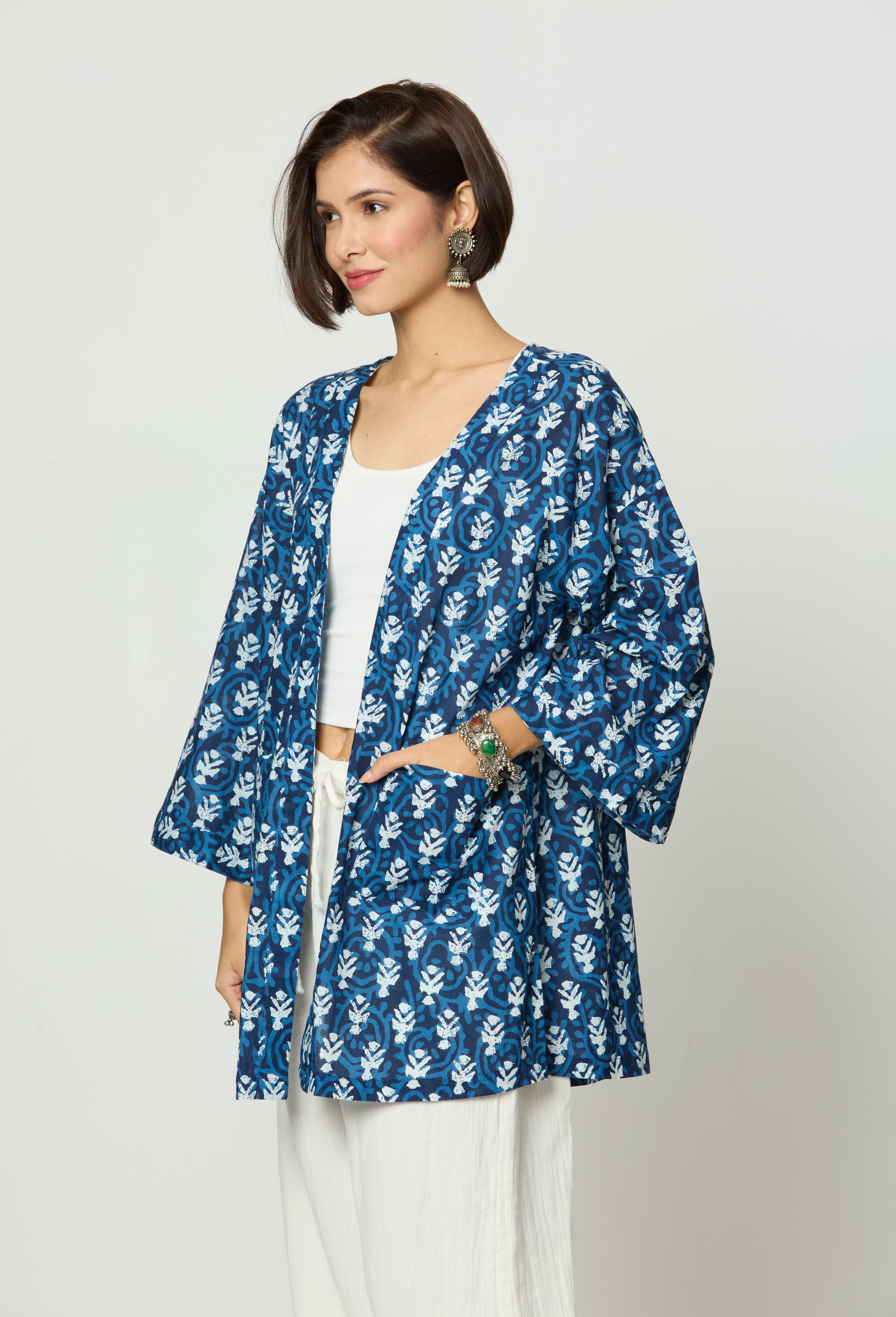 Indigo Hand-Printed Geometric Cotton Freesize Unisex Shrug