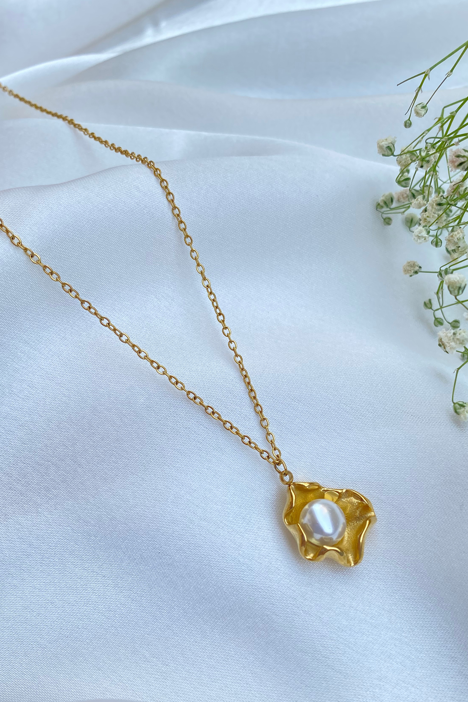 Timeless Pearl Necklace. Jewellery