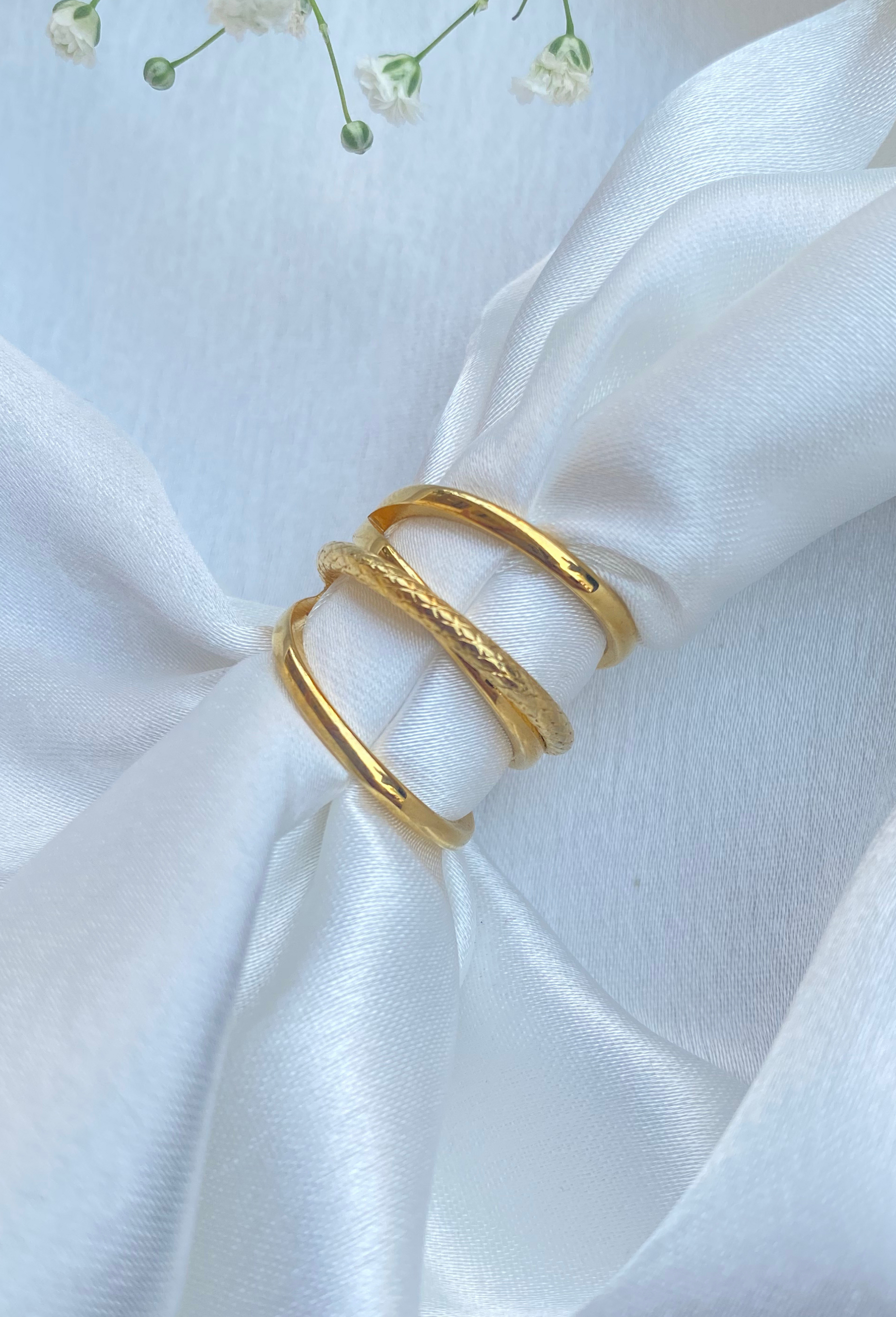 Inifnity stack gold ring